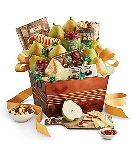 Harry & David Favorites Pear, Popcorn And Relish Gift Basket - Classic, Gift Basket With Popcorn, Popcorn And Relish Gift Basket, Best Popcorn Gift Baskets, Gift Basket For Movie Night