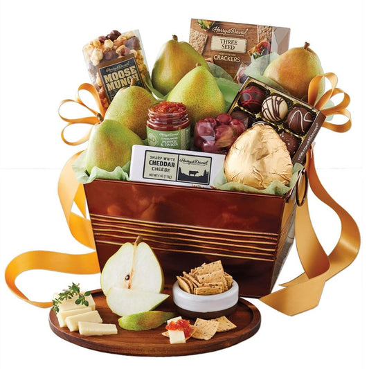 Harry & David Favorites Pear, Popcorn And Relish Gift Basket - Classic, Gift Basket With Popcorn, Popcorn And Relish Gift Basket, Best Popcorn Gift Baskets, Gift Basket For Movie Night